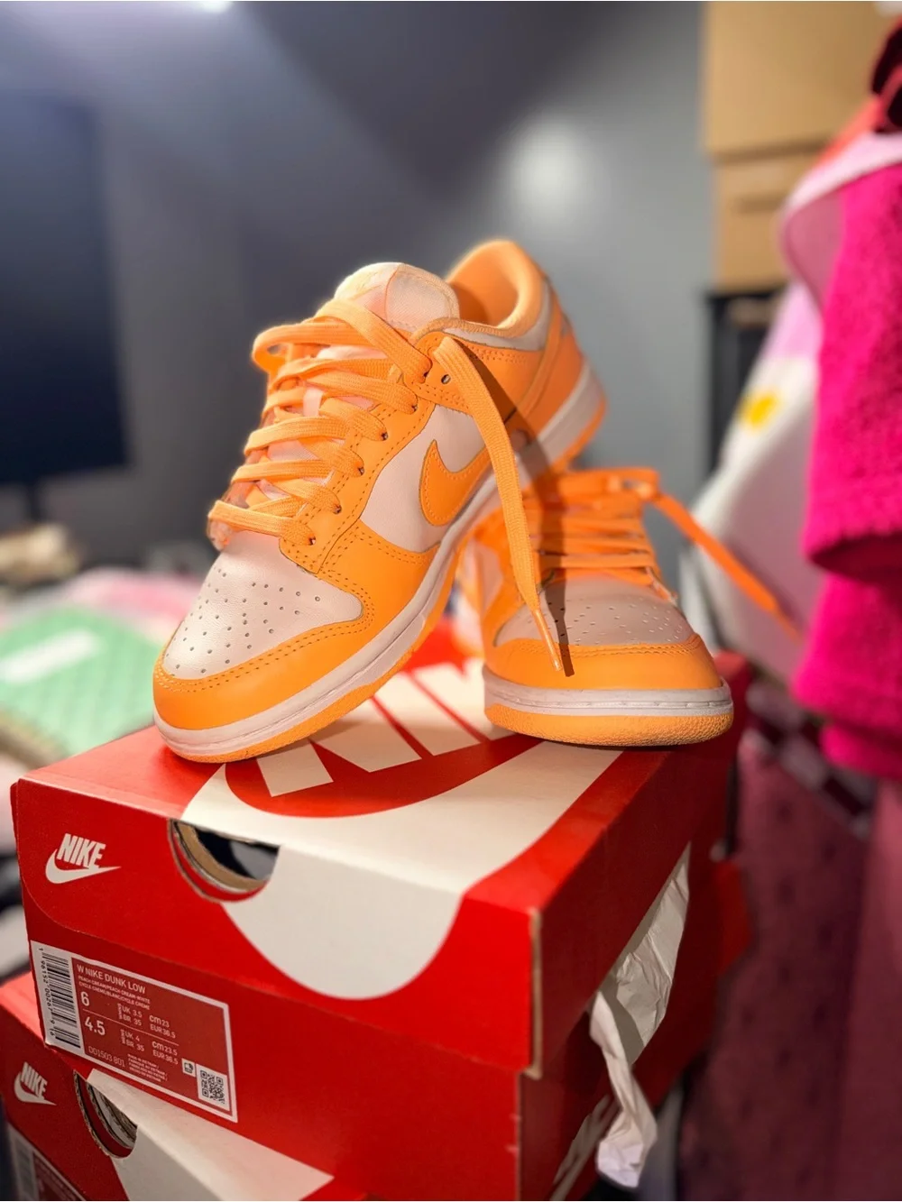 Nike women low